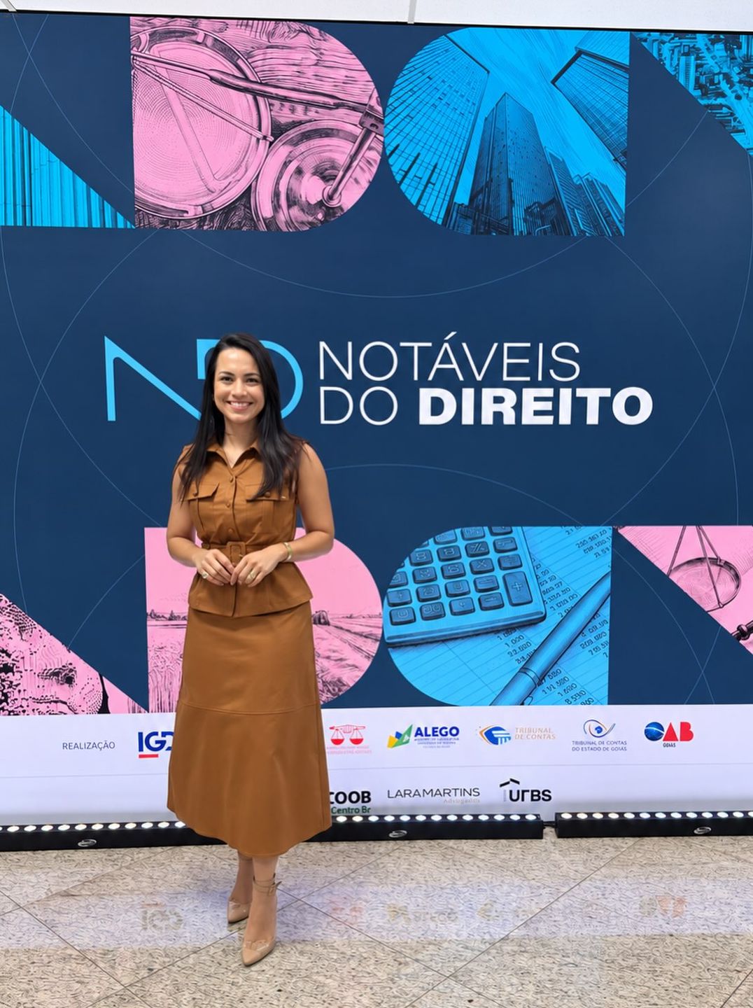 Ana Zanuzzi no evento VII Notáveis do Direito, debatendo contratos agrários — imagem 5 de 7